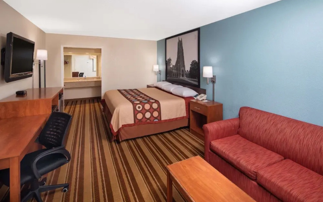 photo 3 of Super 8 Burlington NC