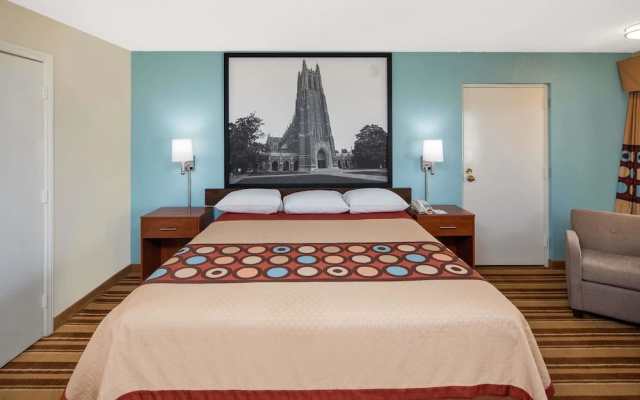 photo 5 of Super 8 Burlington NC