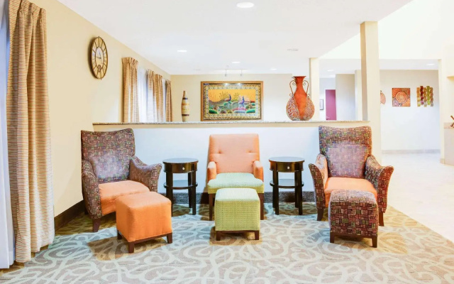 photo 2 of SureStay Hotel by Best Western Alexandria Airport