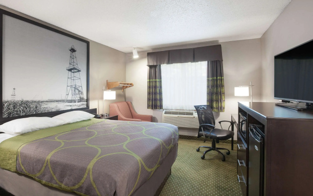photo 3 of Super 8 by Wyndham Bedford DFW Airport West