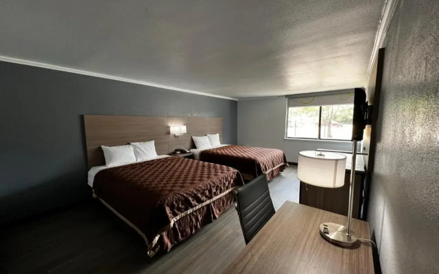 photo 2 of Super 8 by Wyndham Fort Worth Entertainment District