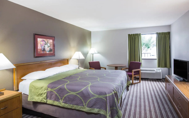 photo 4 of Super 8 by Wyndham Oxford