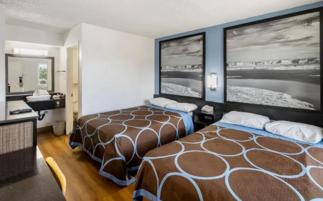 photo 2 of Super 8 by Wyndham Phoenix West