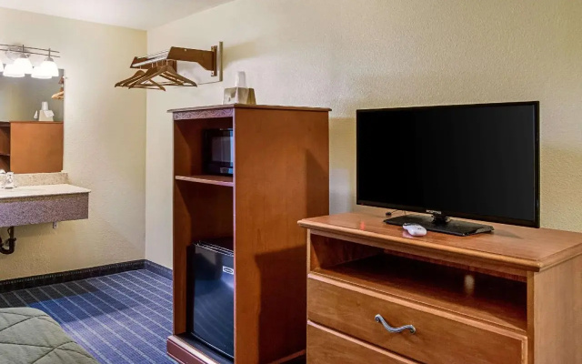 photo 2 of Super 8 By Wyndham Vancouver East