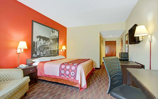 photo 4 of Motel 6 Canton, MS