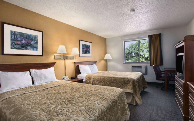 photo 5 of Super 8 by Wyndham Canton/Livonia Area