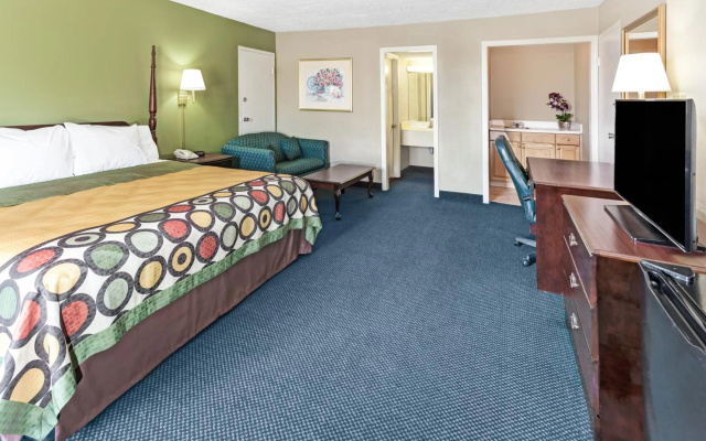 photo 2 of Super 8 by Wyndham Carrollton GA