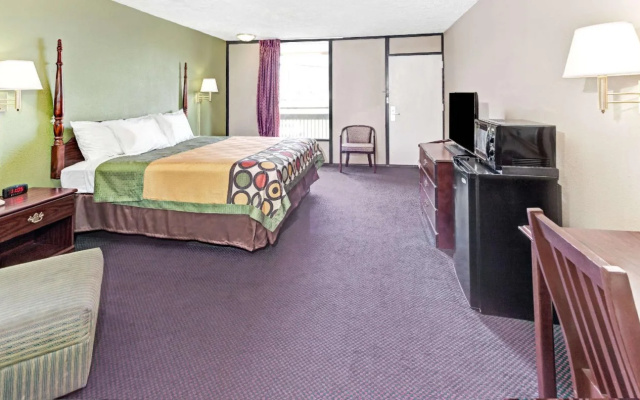 photo 3 of Super 8 By Wyndham Carrollton Ga