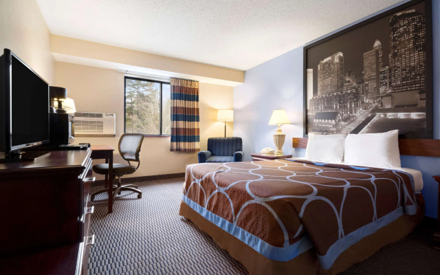 photo 3 of Super 8 by Wyndham Charlotte University