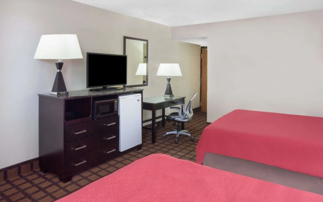 photo 5 of Super 8 Chicago