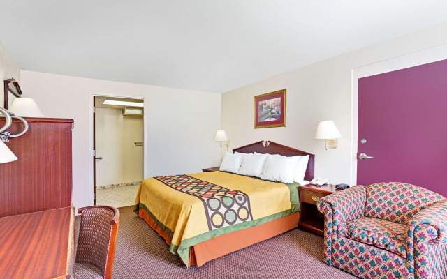 photo 2 of Super 8 by Wyndham Clarksville East
