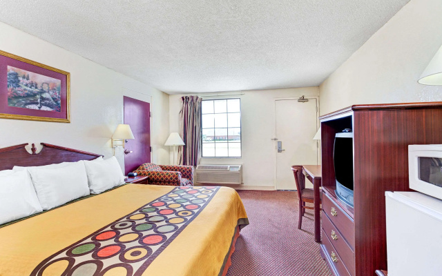 photo 5 of Super 8 by Wyndham Clarksville East