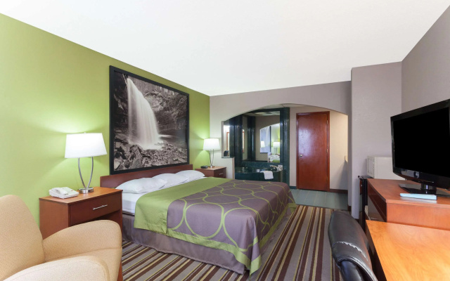photo 3 of Super 8 by Wyndham Clarksville Northeast