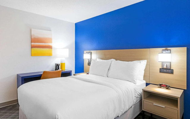 photo 4 of Comfort Inn Detroit - Troy