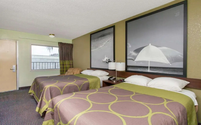 photo 4 of Super 8 By Wyndham Clearwater/Us Hwy 19 N