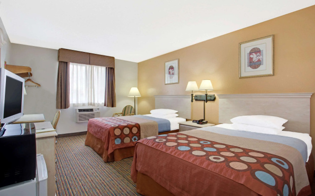 photo 2 of Super 8 by Wyndham Clearwater/St. Petersburg Airport