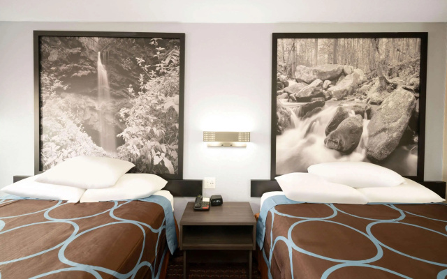 photo 4 of Super 8 by Wyndham Cleveland