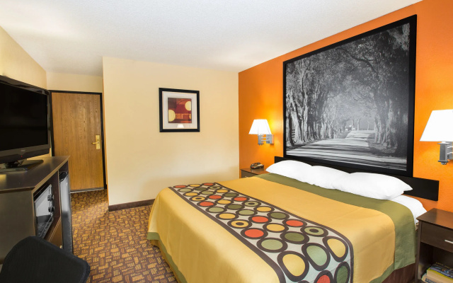 photo 4 of Super 8 Clive / W. Des Moines