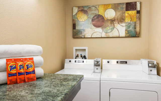 photo 2 of Super 8 by Wyndham Coeur d'Alene