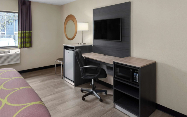 photo 3 of Super 8 by Wyndham Copley Akron