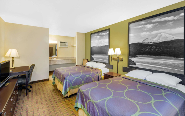 photo 3 of Super 8 by Wyndham Corning
