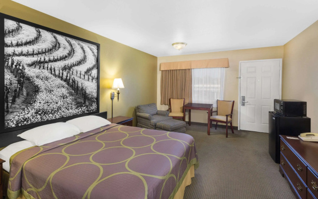 photo 5 of Super 8 by Wyndham Corning