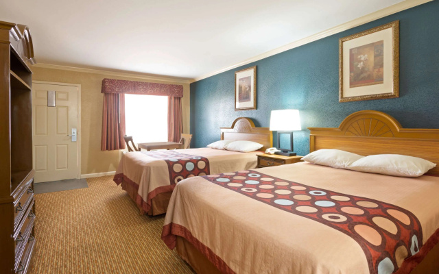 photo 5 of Super 8 by Wyndham Covington