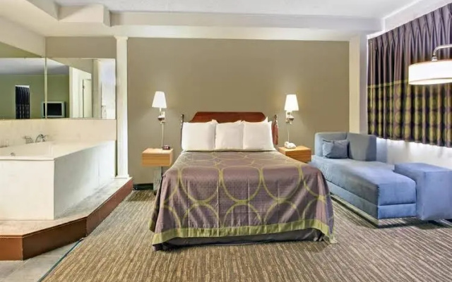 photo 3 of Super 8 Dallas Love Field Market Center