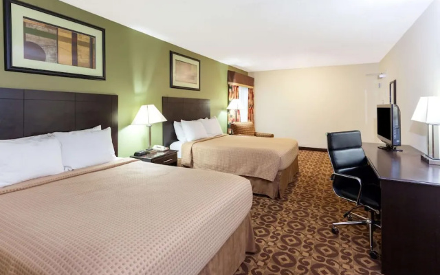 photo 5 of Super 8 Decatur/Dntn/Atlanta Area