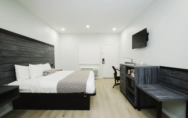 photo 4 of Sapphire Inn and Suites