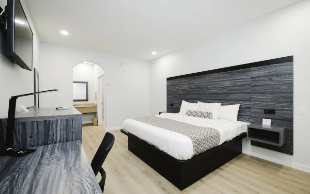 photo 5 of Sapphire Inn and Suites