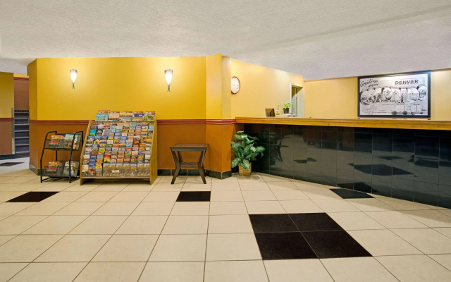 photo 2 of Super 8 by Wyndham Denver Stapleton
