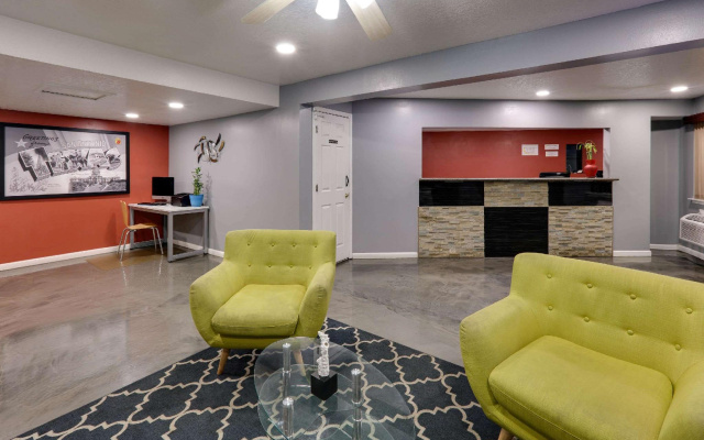photo 2 of Super 8 by Wyndham San Antonio Downtown/Alamo