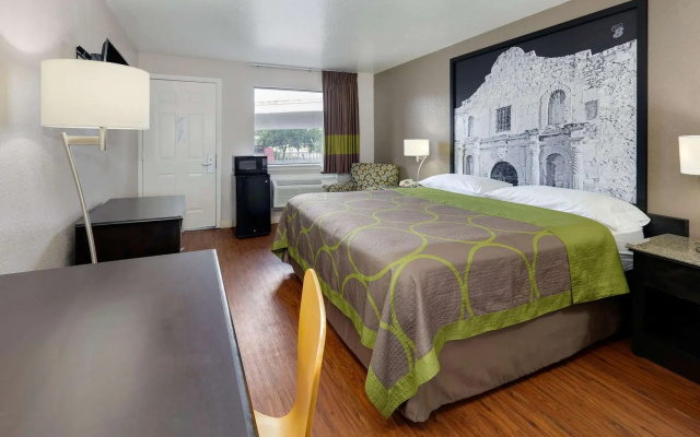 photo 4 of Super 8 by Wyndham San Antonio Downtown/Alamo