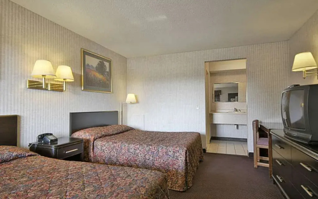 photo 3 of Super 8 East Lansing/University Area
