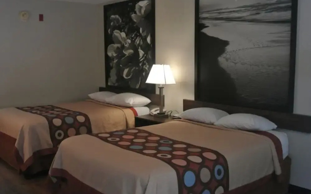 photo 4 of Super 8 Fayetteville