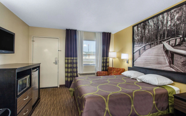 photo 2 of Super 8 by Wyndham Florence