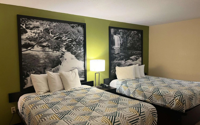 photo 3 of Motel 6 Forsyth, GA – Tift College