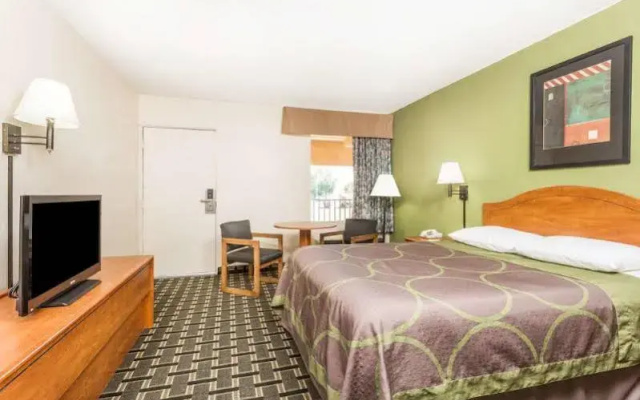 photo 3 of Super 8 Motel - Forsyth