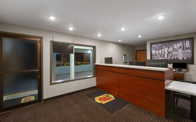 photo 3 of Super 8 by Wyndham Fort Bragg