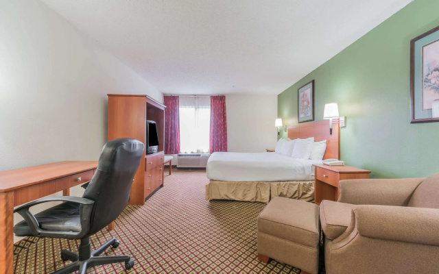 photo 5 of Super 8 by Wyndham Fort Worth Downtown South
