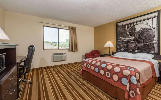 photo 4 of Super 8 Franklin Middletown Area