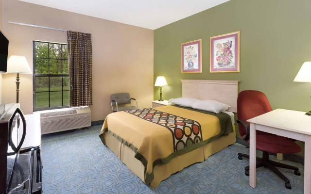 photo 3 of Super 8 by Wyndham Freeport