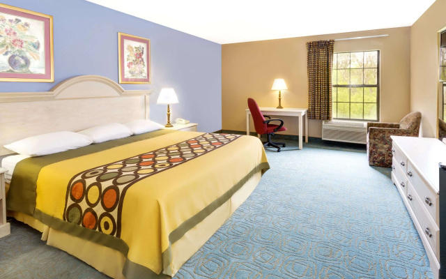 photo 4 of Super 8 by Wyndham Freeport