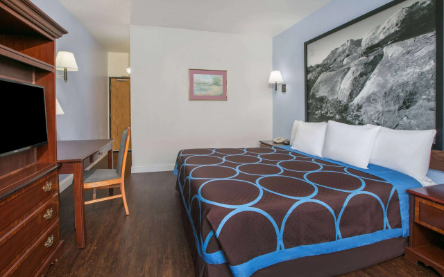 photo 5 of Super 8 by Wyndham Garland North Dallas Area