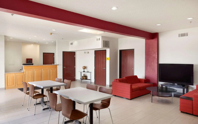 photo 3 of Super 8 by Wyndham Garland/Rowlett/East Dallas Area