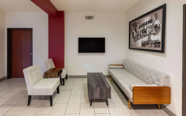 photo 4 of Super 8 by Wyndham Garland/Rowlett/East Dallas Area