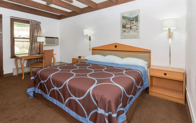 photo 5 of Georgetown Lodge