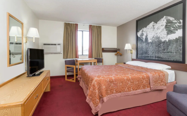 photo 2 of Super 8 By Wyndham Grand Junction Colorado