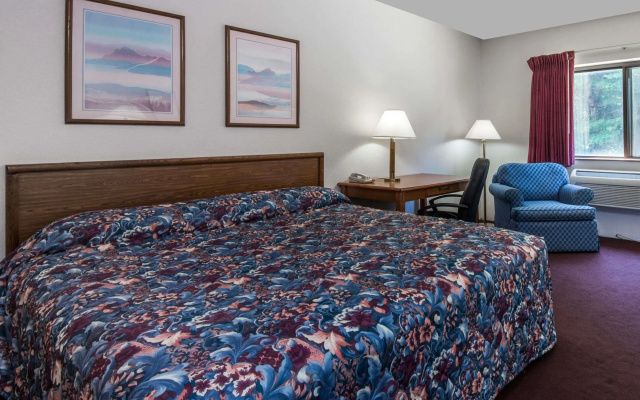 photo 2 of Super 8 Groton Foxwood
